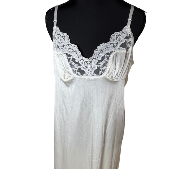 Vassarette White Lace Trim Full Slip Nightgown Dress Size 40 M/L Fairy Bride - Picture 3 of 6
